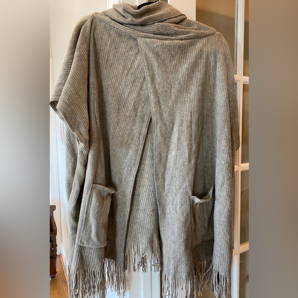Gray sweater poncho with pockets